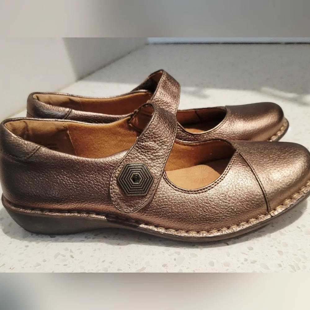 Montana Artisan Crafted Bronze/Brown Leather Mary Jane Shoes | Size 5 - Picture 2 of 7